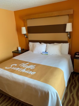 days inn and suites by wyndham albany