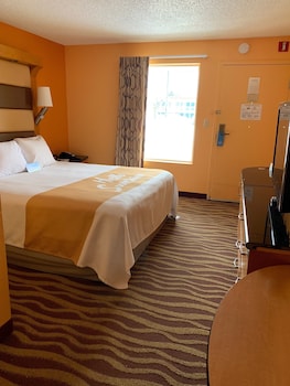 days inn and suites by wyndham albany