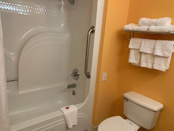 days inn and suites by wyndham albany