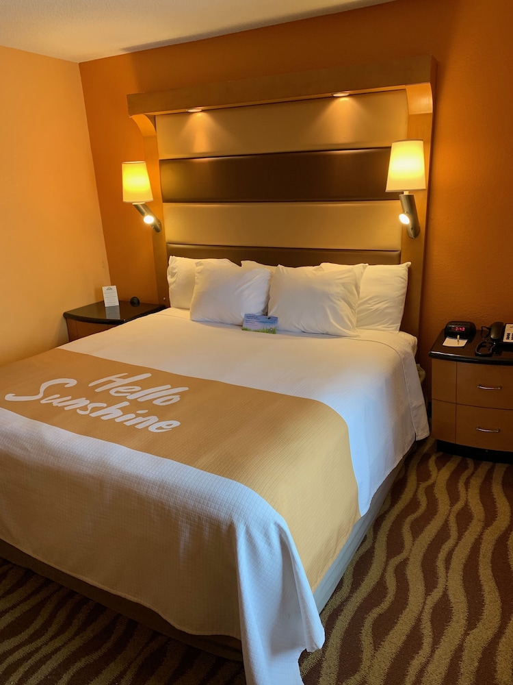 days inn and suites by wyndham albany