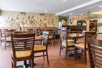 Sleep Inn & Suites Pittsburgh Airport,North Fayette Township>>Imperial,3 star