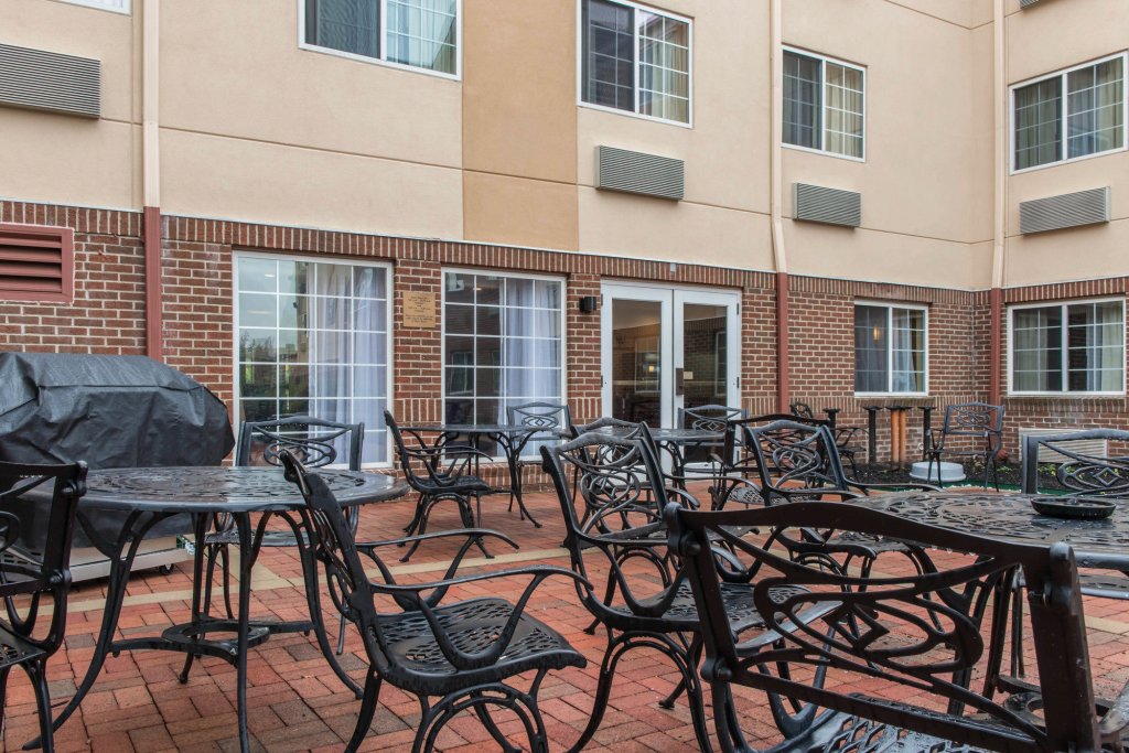 sleep inn and suites pittsburgh airport
