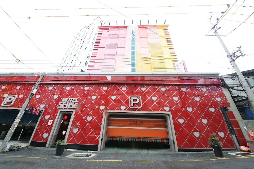 sense motel