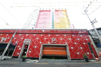 sense motel