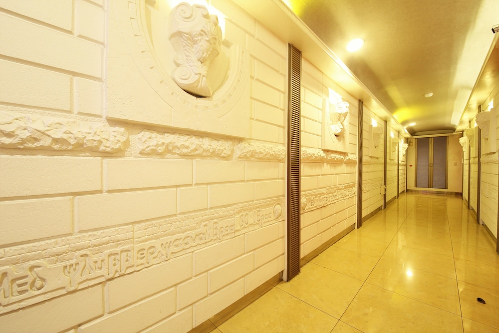 sense motel