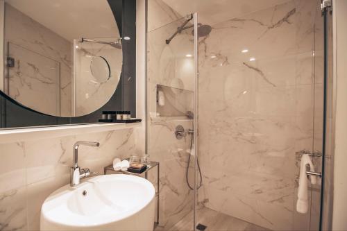 65 hotel rothschild tel aviv an atlas boutique hotel