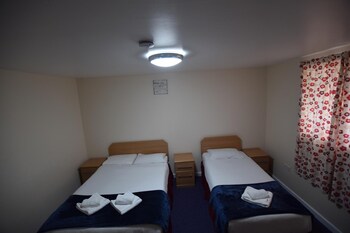 woodlands lodge ilford