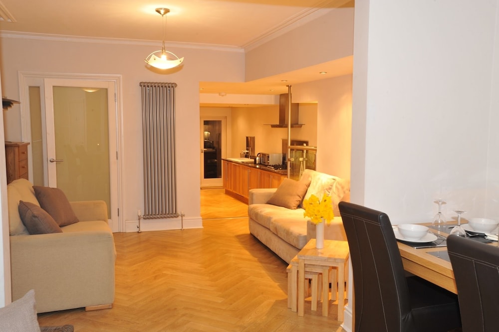 chester apartments