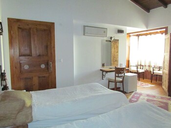 amazon petite palace