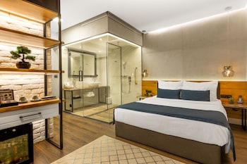 one luxury suites