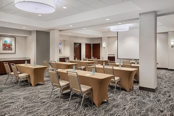 homewood suites by hilton grand rapids downtown