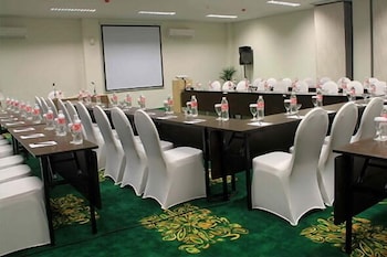 padjadjaran suites resort and convention