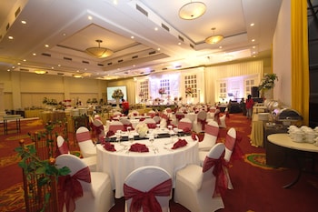 padjadjaran suites resort and convention