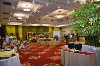 padjadjaran suites resort and convention