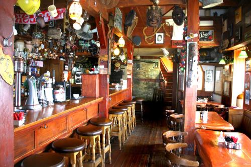 maddens bridge bar and guesthouse