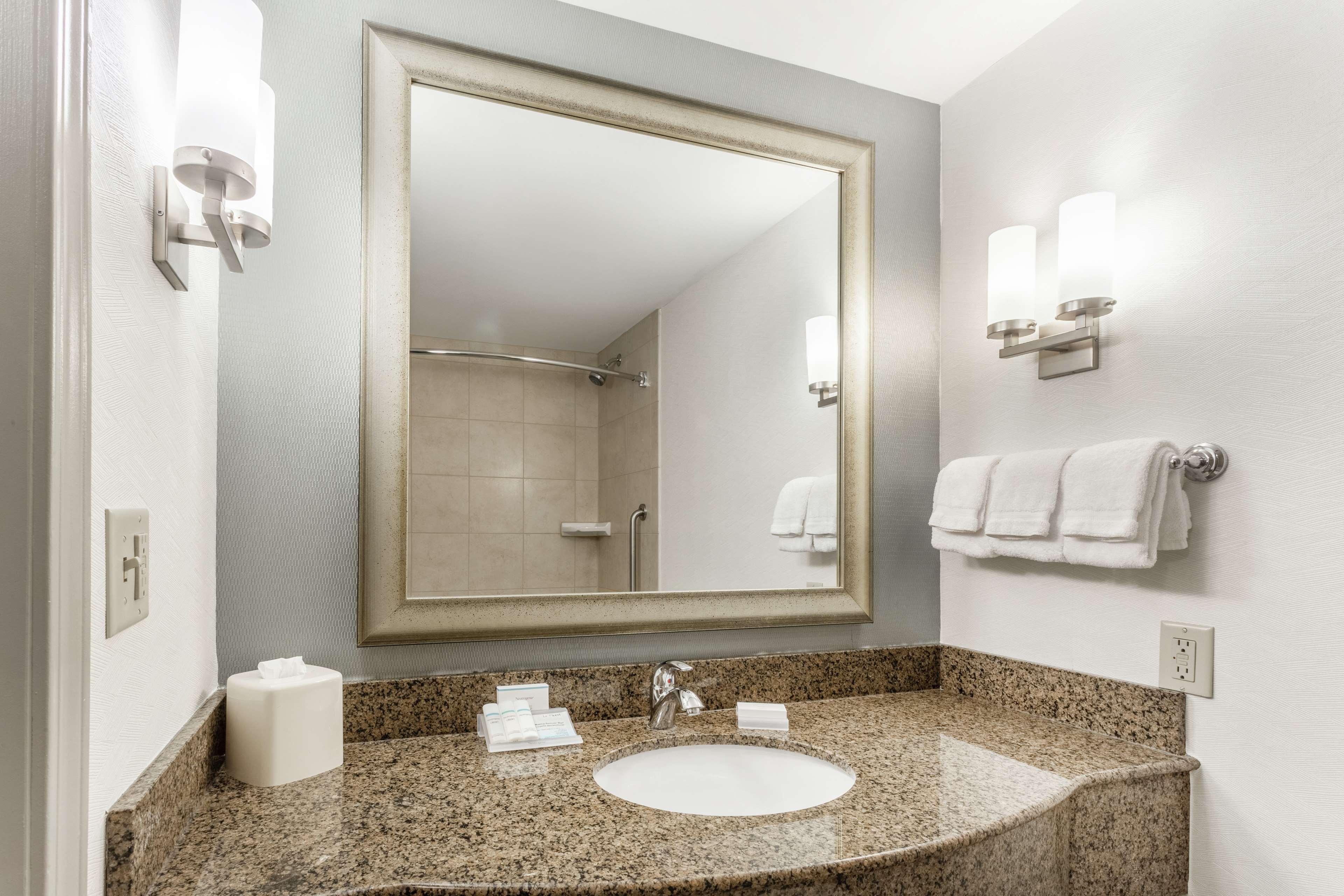 hilton garden inn albany suny area