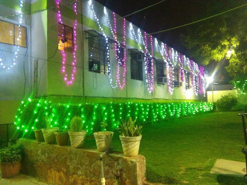 hotel ambika palace by wb inn