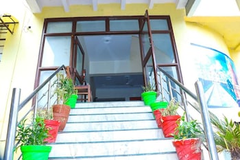 hotel ambika palace by wb inn