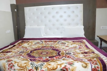 hotel ambika palace by wb inn