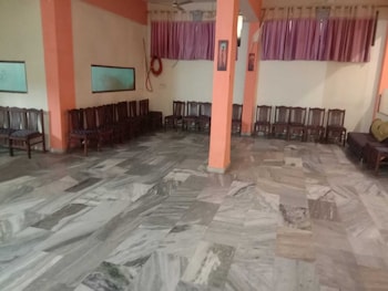 hotel ambika palace by wb inn