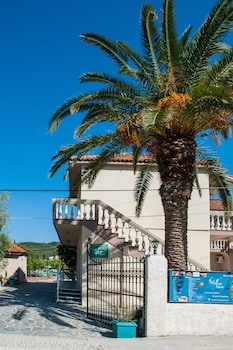 zante nest studios and apartments