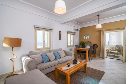 Suite Home Santorini,Fira>>Episkopi Gonias,4 star