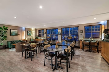 maine evergreen hotel ascend hotel collection