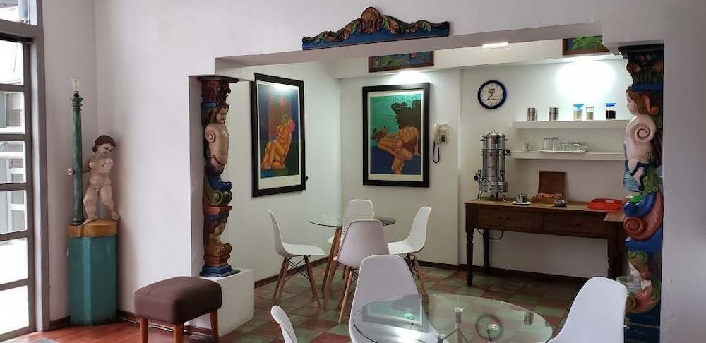 posada del maple hostel