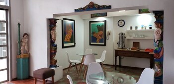 posada del maple hostel