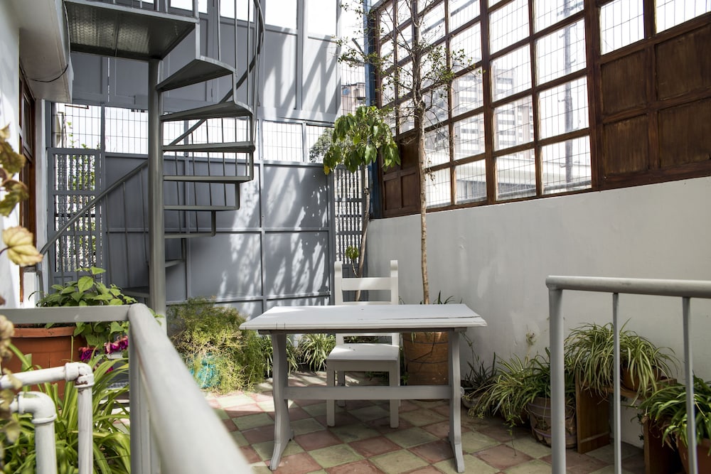 posada del maple hostel