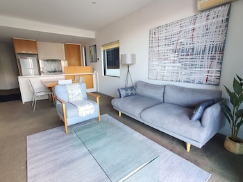 harbour escape apartments