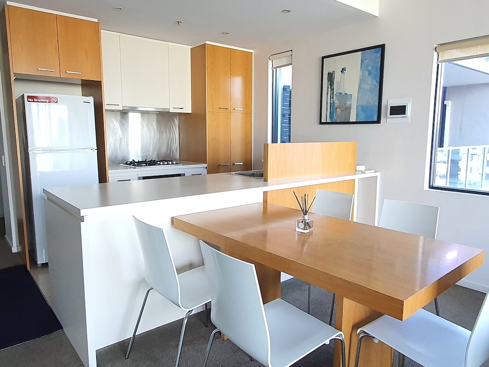 harbour escape apartments