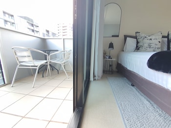 harbour escape apartments