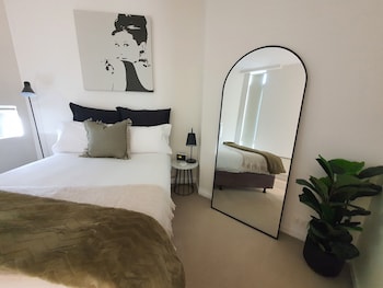 harbour escape apartments