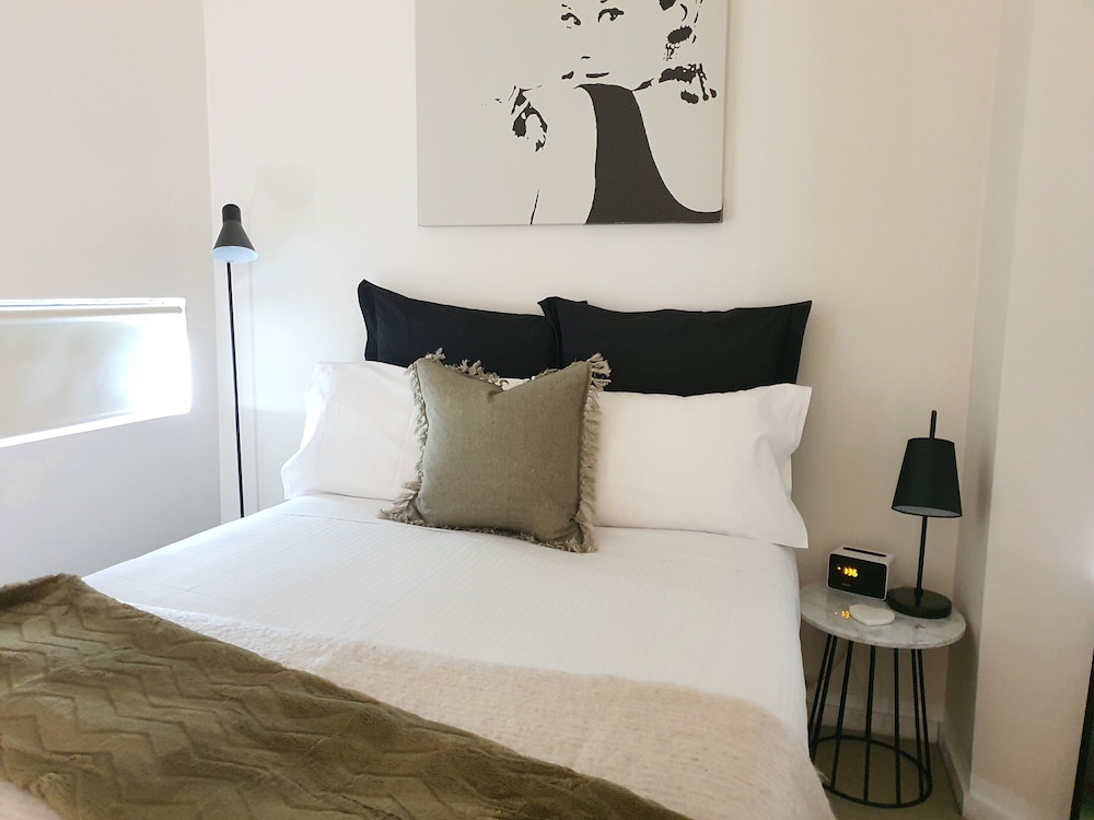 harbour escape apartments