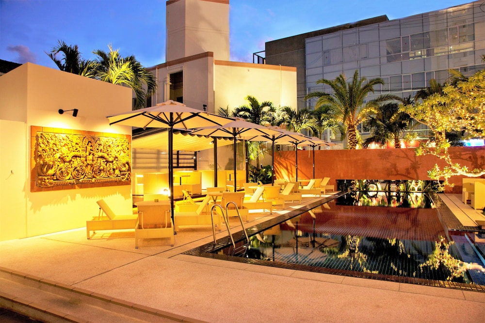 hotel palm royal resort kokusai street