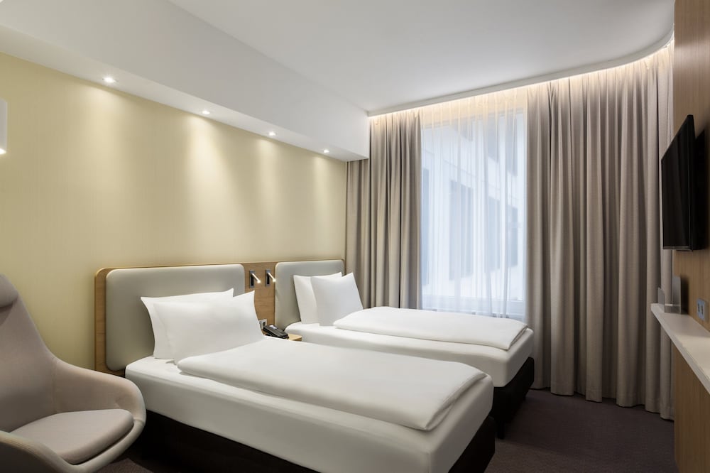 holiday inn express munich city west by ihg