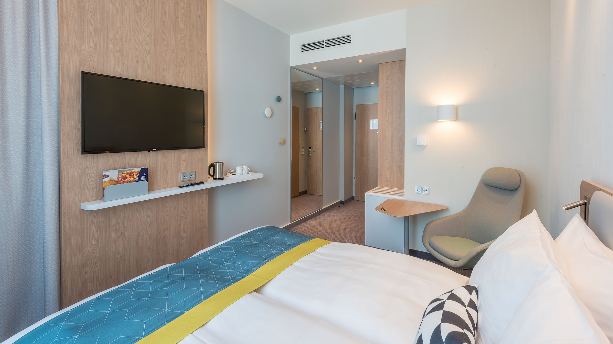 holiday inn express munich city west by ihg