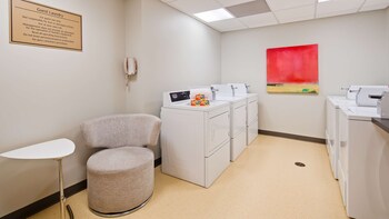 best western plus airport inn and suites