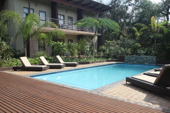 Forest Lodge,Hluhluwe>>Durban,4 star