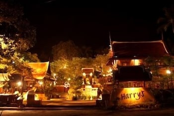 harrys bungalows and restaurant