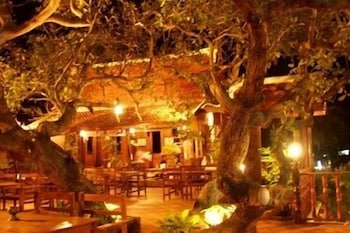 harrys bungalows and restaurant