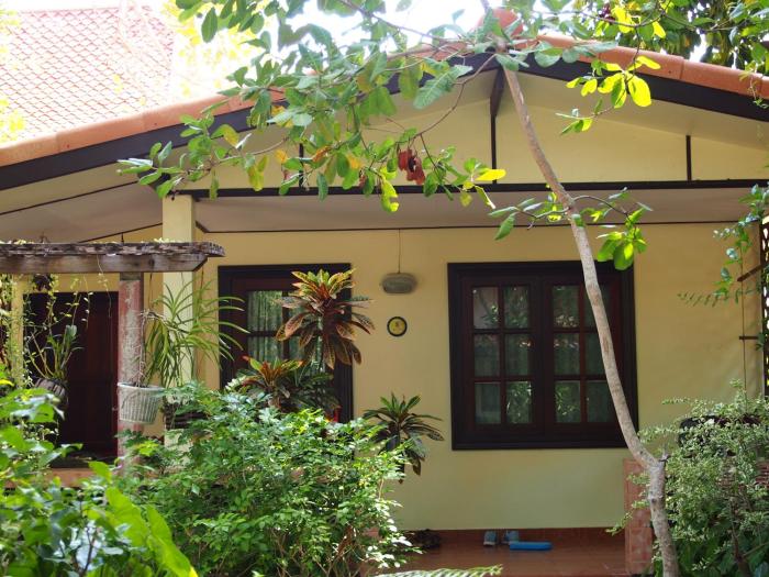 harrys bungalows and restaurant