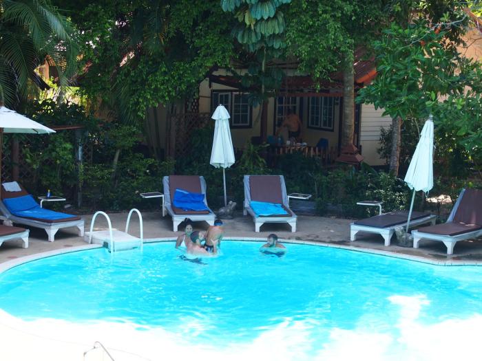 harrys bungalows and restaurant