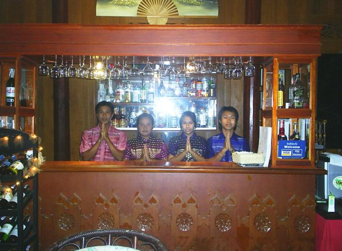 harrys bungalows and restaurant