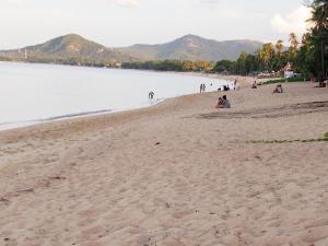 harrys bungalows and restaurant