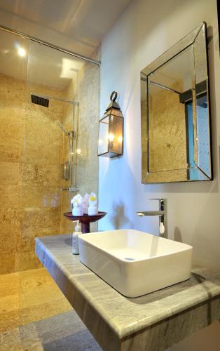 room and vespa suite 1