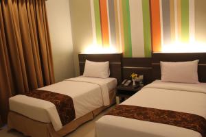 hotel pose in solo