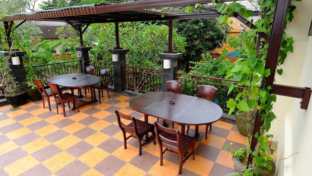 the hill ungasan house