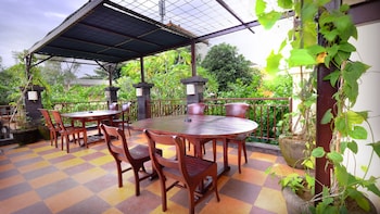 the hill ungasan house